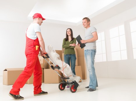 Local Dulwich move with furniture and boxes being unloaded